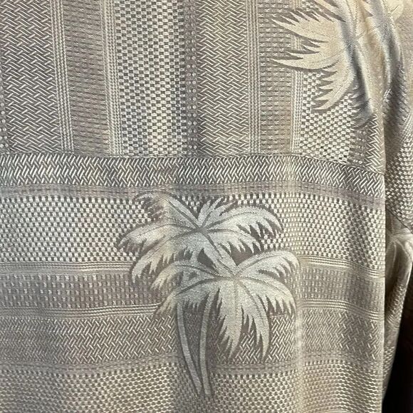 Tommy Bahama Tan Silk Palm Tree button up short sleeve, M! - Picture 8 of 10